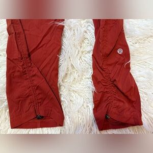 Lululemon Dance Studio Mid-Rise
Cropped Pants SIZE 2